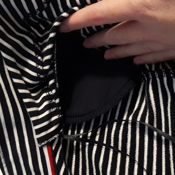 Navy & White striped blazer with shoulder pads - Picture 5 of 9